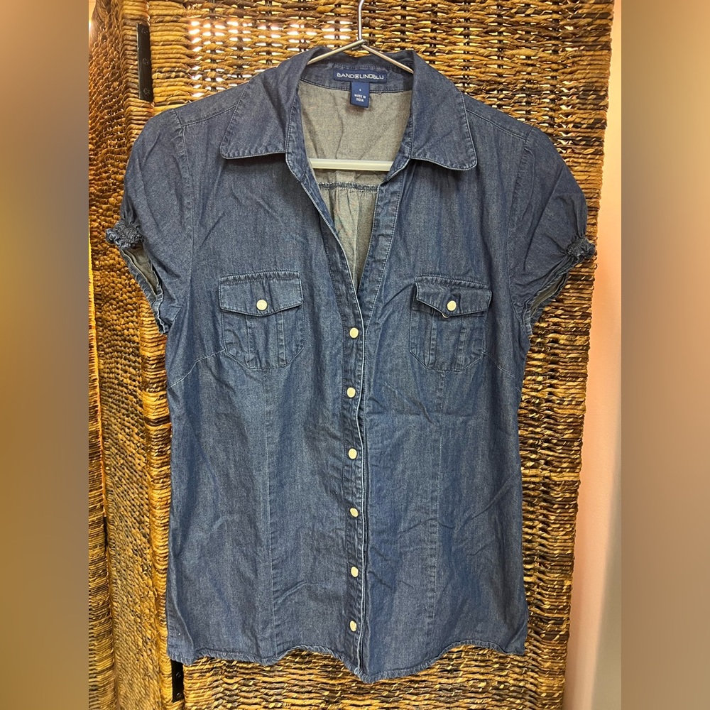 Bandolino Blu- Shirt Size:Small, Pre-Owned